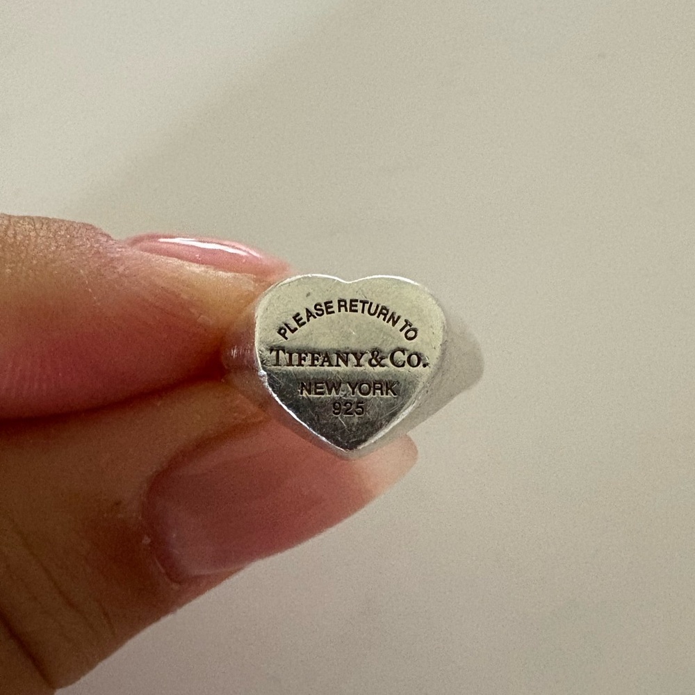 SOLD - TIFFANY&Co. HEART SIGNET RING - Picture 3 of 4